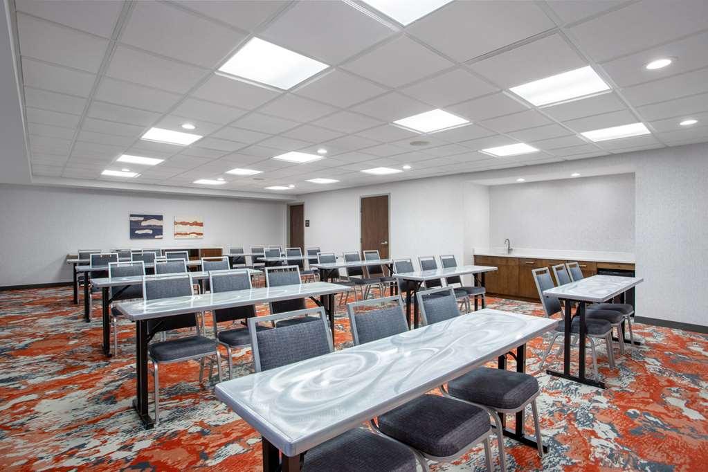 Hampton Inn & Suites Muncie Facilities photo