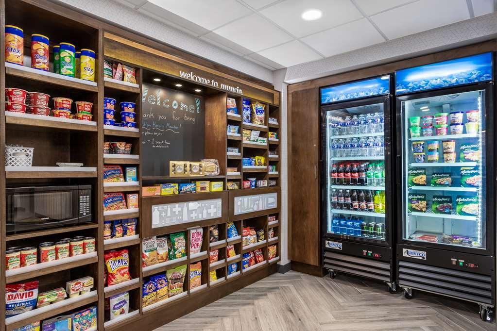 Hampton Inn & Suites Muncie Interior photo